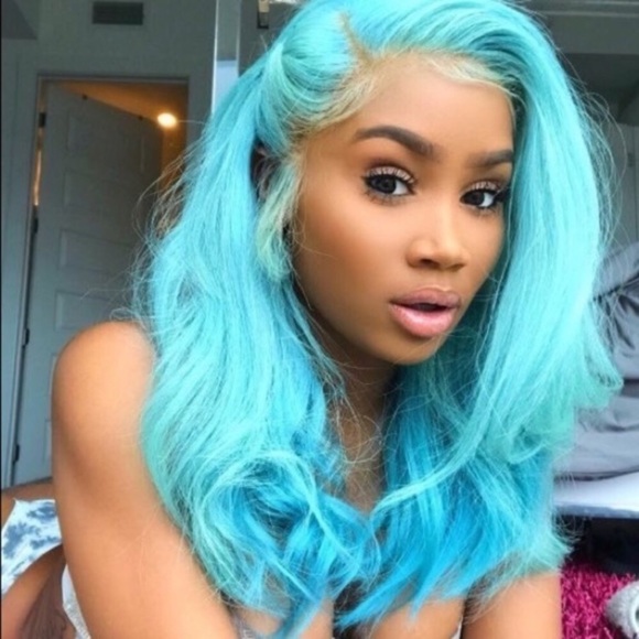 💙Melody 2 24” SKY Blue Ombre LaceFront Wig * NWT* - Picture 2 of 8